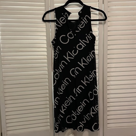 🥳 2 for $10 🥳 Calvin Klein black & white dressTHE MOST COMFORTABLE DRESS EVER! - Picture 8 of 8